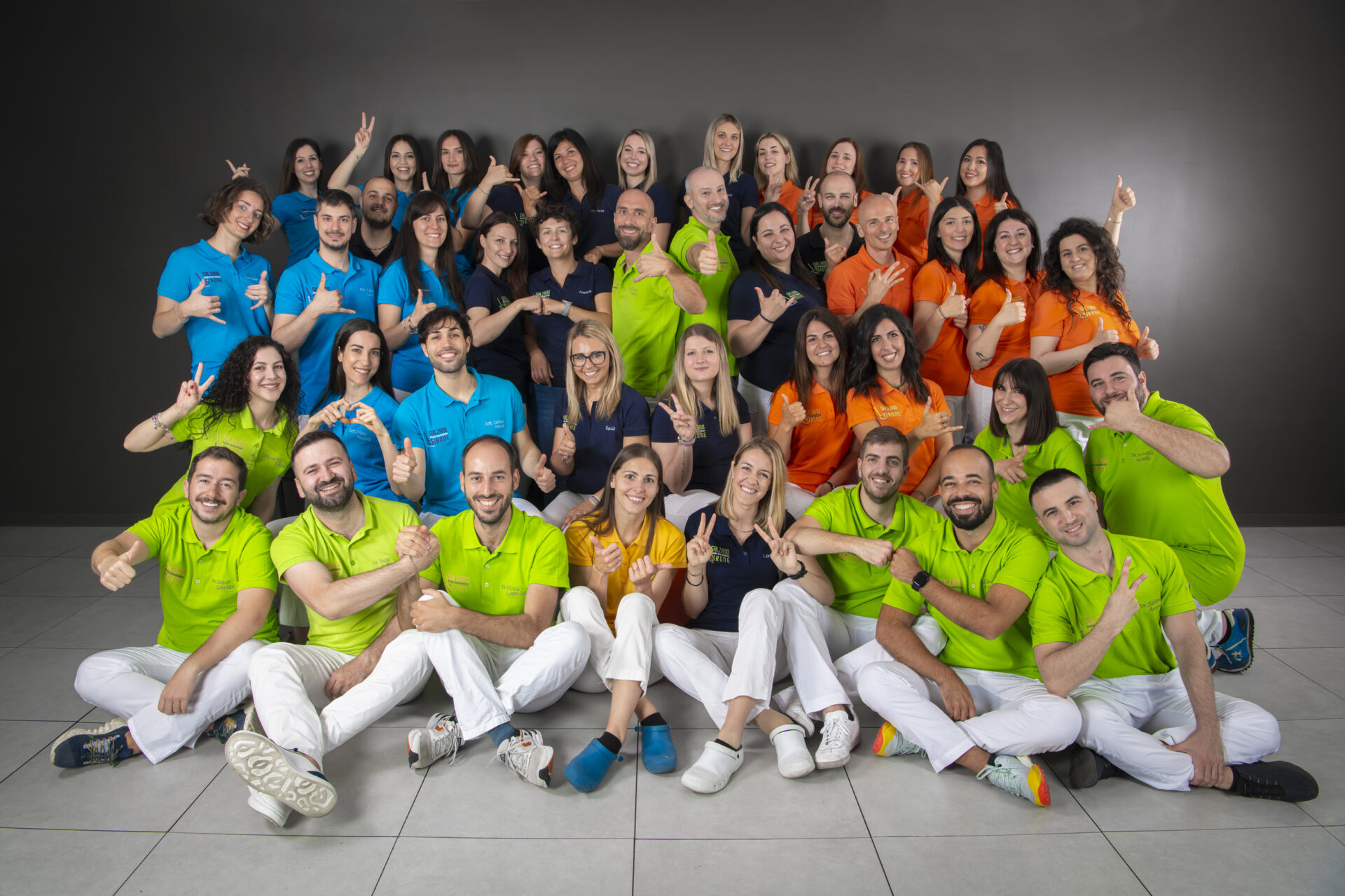 Team di professionisti dello studio odontoiatrico Salzano e Tirone