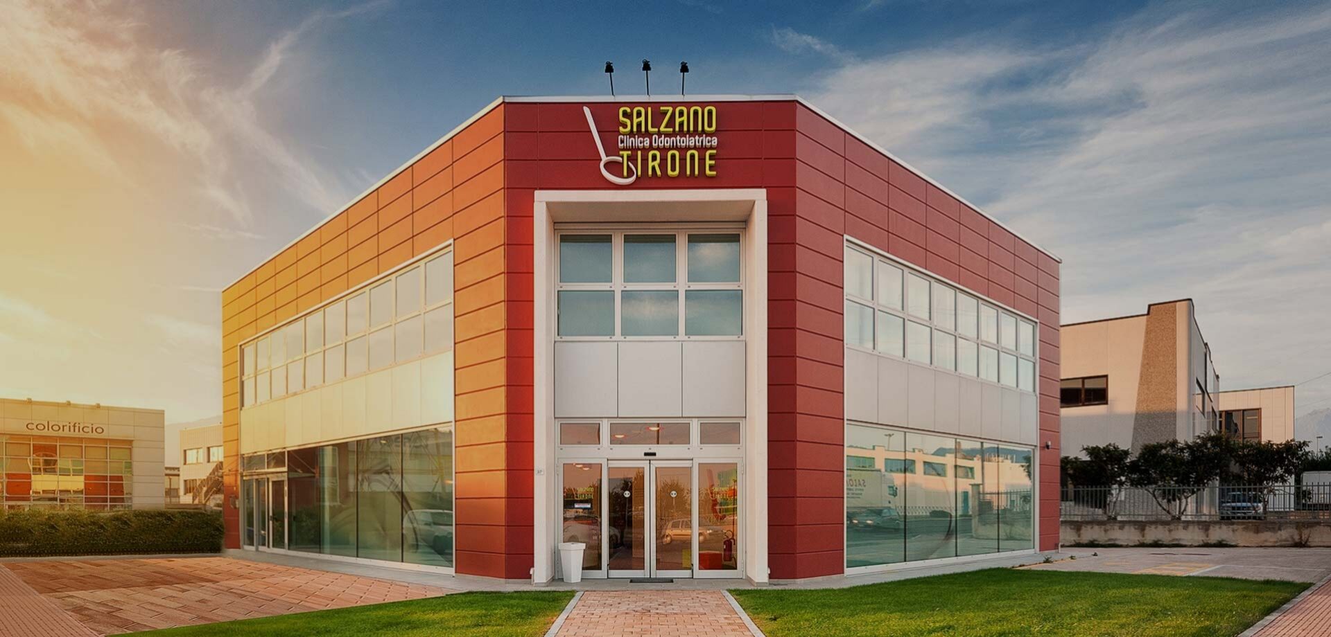 Ingresso della Clinica Salzano e Tirone di Cuneo